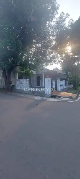 Rumah Lokasi Strategis Di Komp PTB Duren Sawit S7582