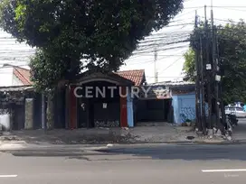Bangunan Strategis Di Jalan Utama Di Pondok Gede Jak Tim S7552