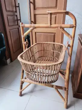 Ayunan Rotan Keranjang Kondisi Jarang Pakai
