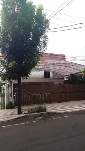 Disewakan Rumah Kantor Komersial Tengah Pusat Surabaya, Raya Darmo