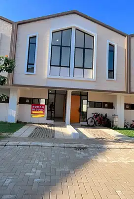 Rumah 2 Lantai  Jababeka Strategis & Bebas Banjir