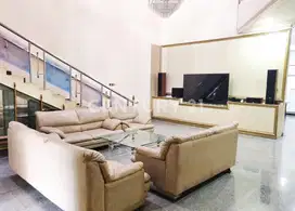 Rumah 3 Lantai Full Furnished Di Jatinegara Jakarta Timur S7528