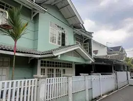 DILELANG SEGERA Rumah MURAH 2 lantai cantik Jalan Riung Arum Barat III