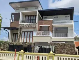 RUMAH  SIAP HUNI  2LANTAI DI KOTA MAKASSAR