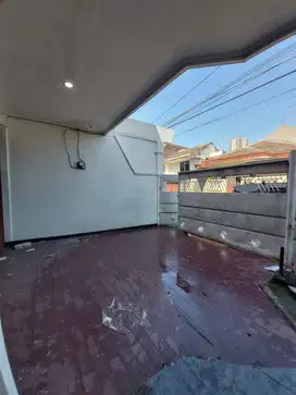 Rumah Sutorejo Utara STRATEGIS, PLN 2200 WATT  Dimensi: 10x26 LT: 260