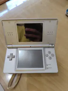 Nintendo DS lite