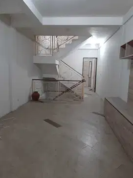 Dijual Ruko 3 Lantai Lokasi Strategis
