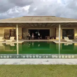 Nego, Luxury villa 5 kamar tidur di pantai Nyanyi, Tabanan