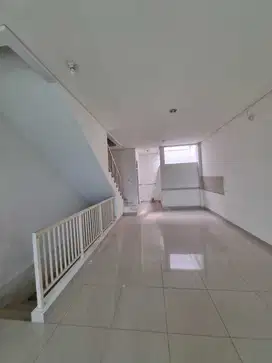 Disewakan Ruko PIK Pantai Indah Kapuk, 5x15, 5 lantai, lokasi bagus
