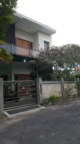Disewakan Rumah 2 lantai