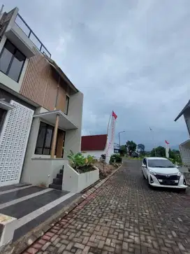 Dijual Villa Flower Garden dapatkan harga murah di tengah Kota Batu