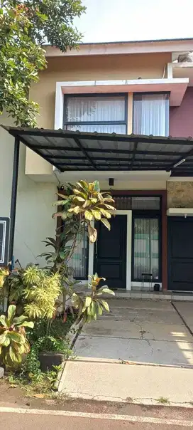 Dijual Rumah 2 lantai dalam cluster di Teak garden Cinere Depok