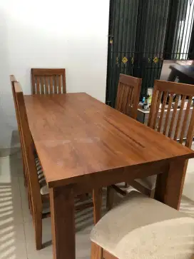 Meja makan kayu jati plus kursi 6