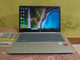 Laptop AMD Althon Silver 7120U with Radeon Graphics