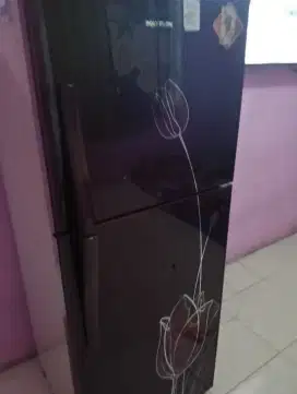 Kulkas Politron dua pintu