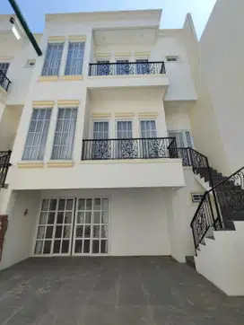 Rumah Baru 3Lantai Modern Murah di Kayu Putih Rawamangun Jakarta Timur