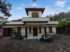 Rumah mewah 4 kamar tidur halaman luas di semanu