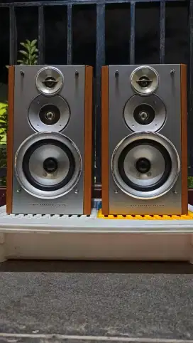 Speaker bookshelf JVC by victor 4inch