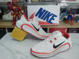Sepatu Running/Jogging/Badminton Nike Infinity Flow size 45