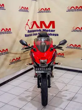 Suzuki GSX R 150 Tahun 2021 merah hitam