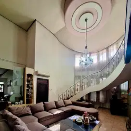 Rumah Gudang Pusat Kota