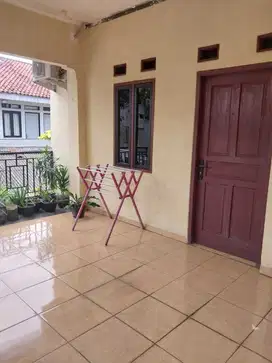 DIJUAL Rumah+Kosan di TB Simatupang. Strategis