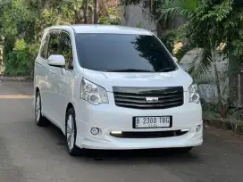 Toyota Nav1 V  2013 Putih siapp pakaii