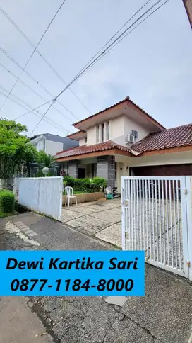 Rumah 2 Lantai Halaman Luas Dijual Cepat di Sektor 9 Bintaro SC-16543