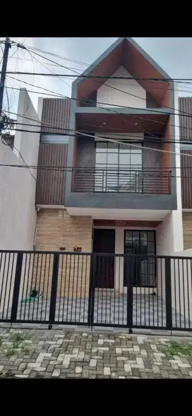 Dijual Rumah baru  2 Lantai Rungkut Mapan Surabaya Timur