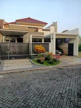 Rumah Mewah Dan Luas Araya