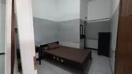 Kost Putri Malang – Kamar Mandi Dalam, WiFi & CCTV 24 Jam!