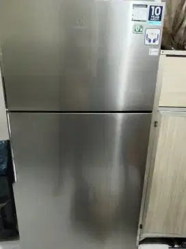 Jual kulkas besar electrolux 2pintu