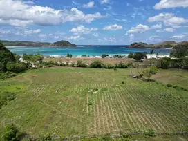 Tanah dekat pantai Tanjung Aan di sentral Kuta Mandalika