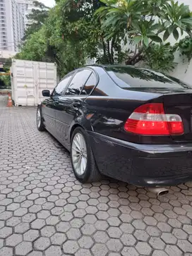 BMW 318i 2004 Bensin