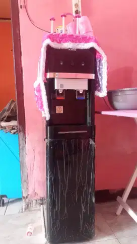 Dispenser galon bawah