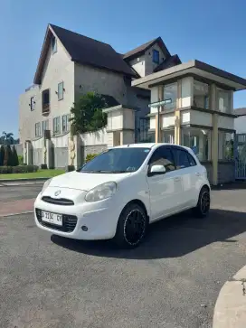 MARCH 1.2 L MATIC 2013