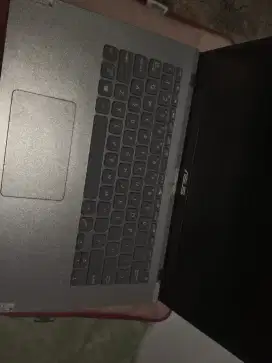Laptop Asus + keyboard