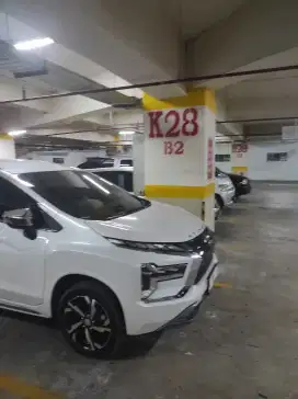 Xpander ultimate putih At 2023