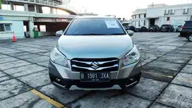 Suzuki S cross at 2016 tangan pertama