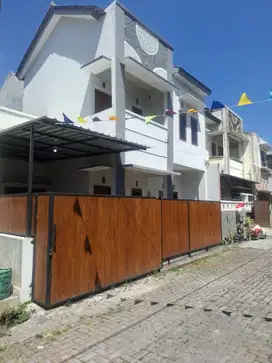Rumah dua lantai harga satu lantai lokasi area gentan solo