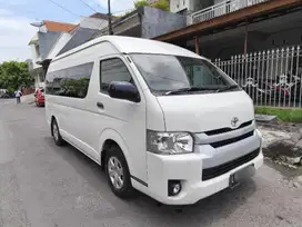 TOYOTA HI ACE 2.5 COMMUTER DSL MT 2020 \\ PMK 2021