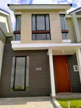 Rumah Northwest Lake, SHM 2 lt, lt 90, lb 76, citraland