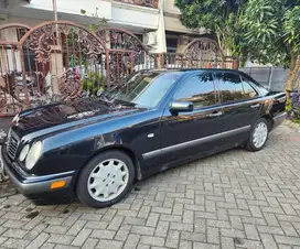 MERCEDEZ BENZ E320 W210