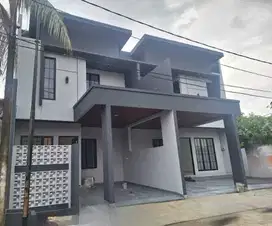 Last Unit! Rumah Modern 2 Lantai di Jalan Utama Row 3 Mobil!