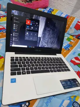 Laptop Asus X453S Ram 8gb/500gb  .batre awet . Murah