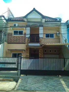 KELAPA GADING.Puyuh dekat sama Moll gading