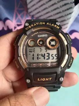 Casio w 735 black gold
