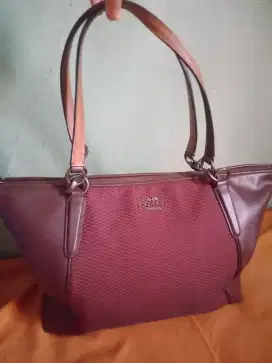TAS COACH WANITA PRELOVED