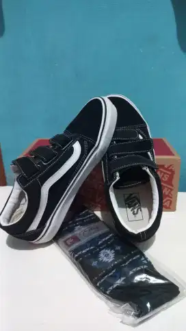Dijual sepatu vans classic ORI uk 39
