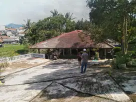 Rumah dikawasan taman bunga nusantara